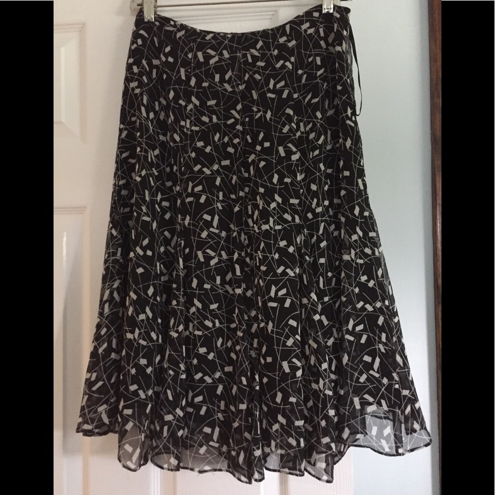 Anne Klein silk fully lined skirt